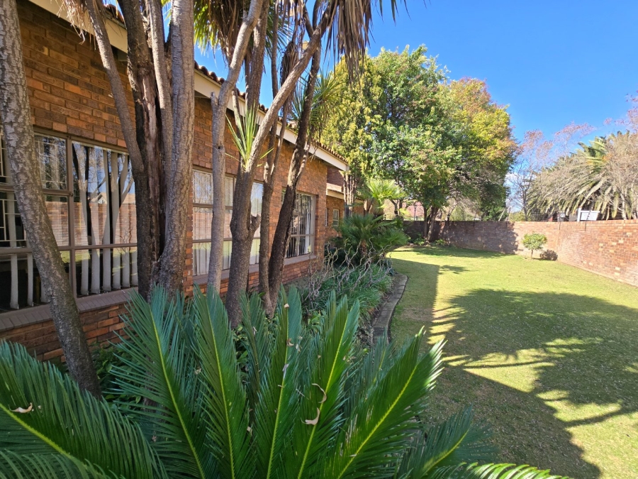 8 Bedroom Property for Sale in Grimbeeck Park North West